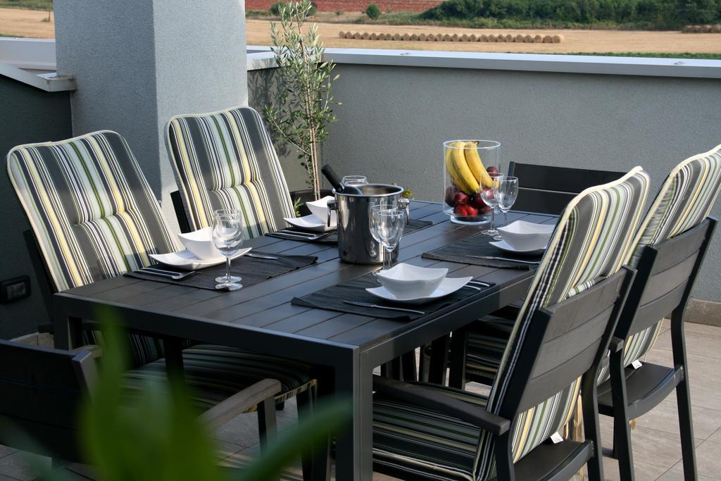 Apartamento Olive Charm Umag Exterior foto